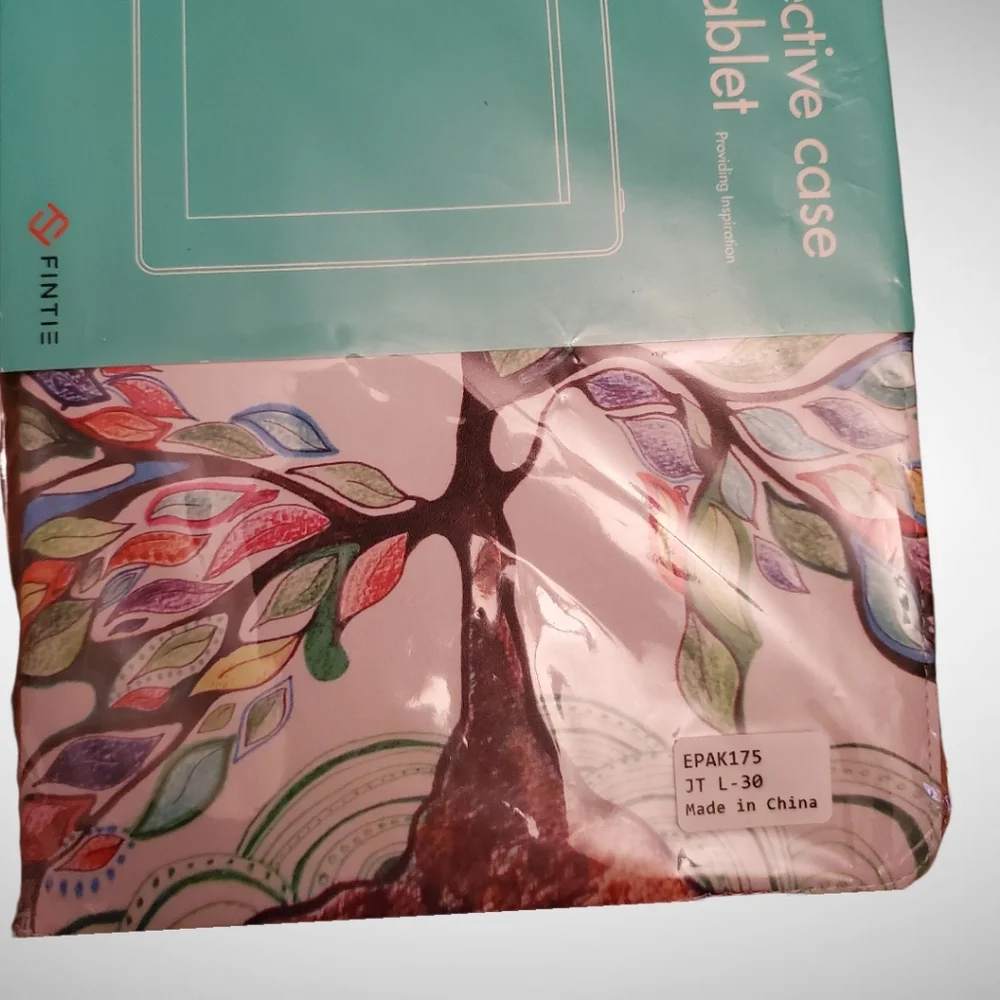 Fintie Rotating Protective Case for iPad 7th Gen 10.2 Inch 2019 Love Tree